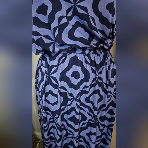 TORI RICHARD Sleeveless Racerback Max Dress In Blue/black Pattern. Size Small - Picture 6 of 12